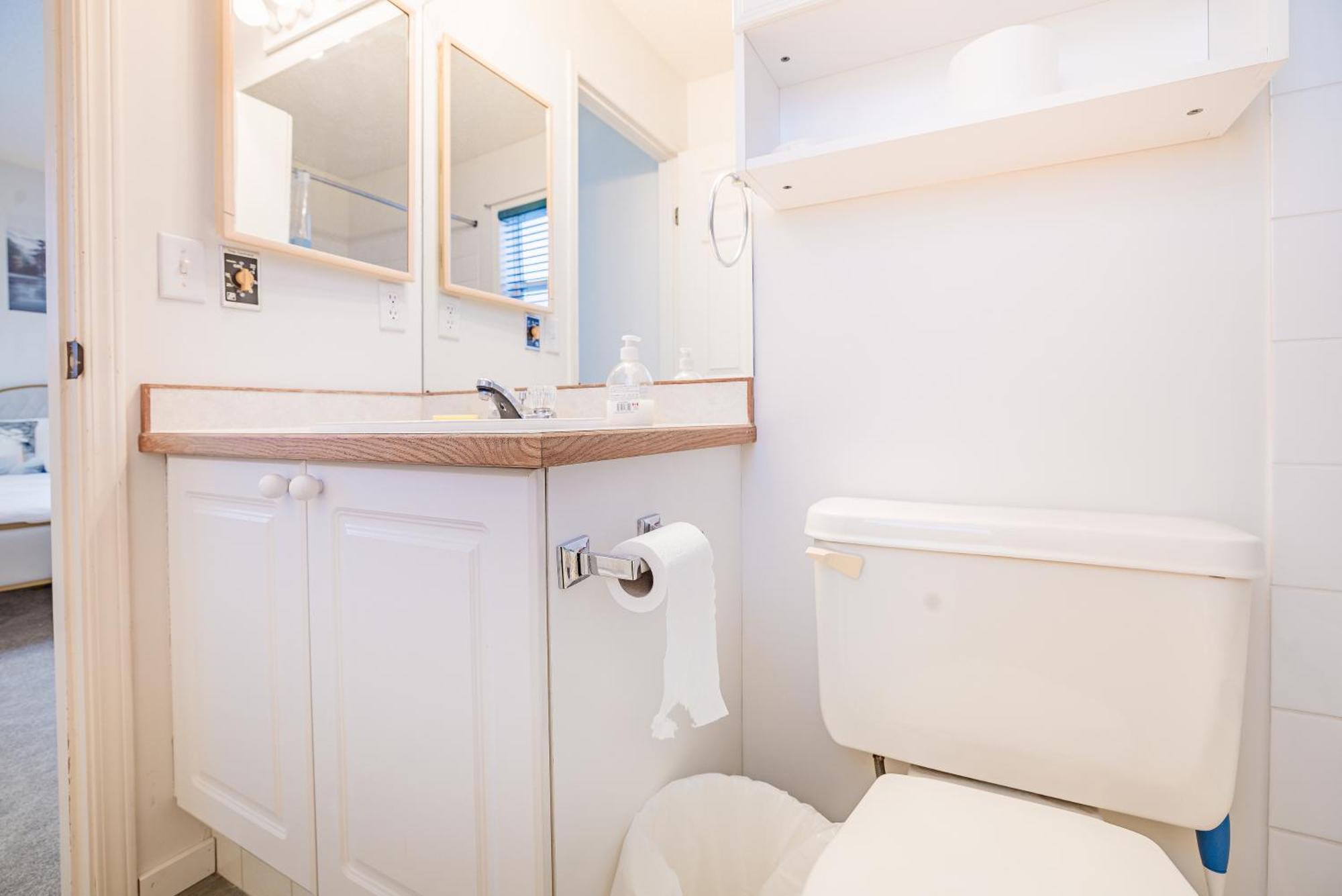 Main Floor Suite, 3 Bdr, 4Bd Spacious And Cozy YYC Exterior foto